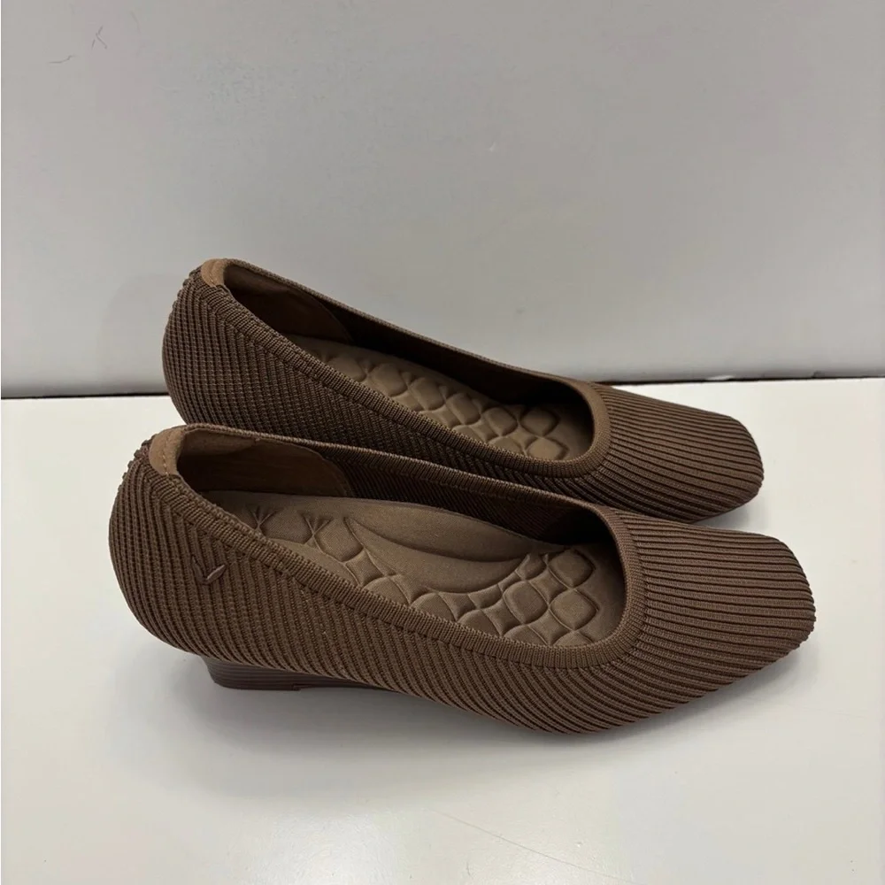 VIVAIA Margot Wedge Pro Square-Toe Heel